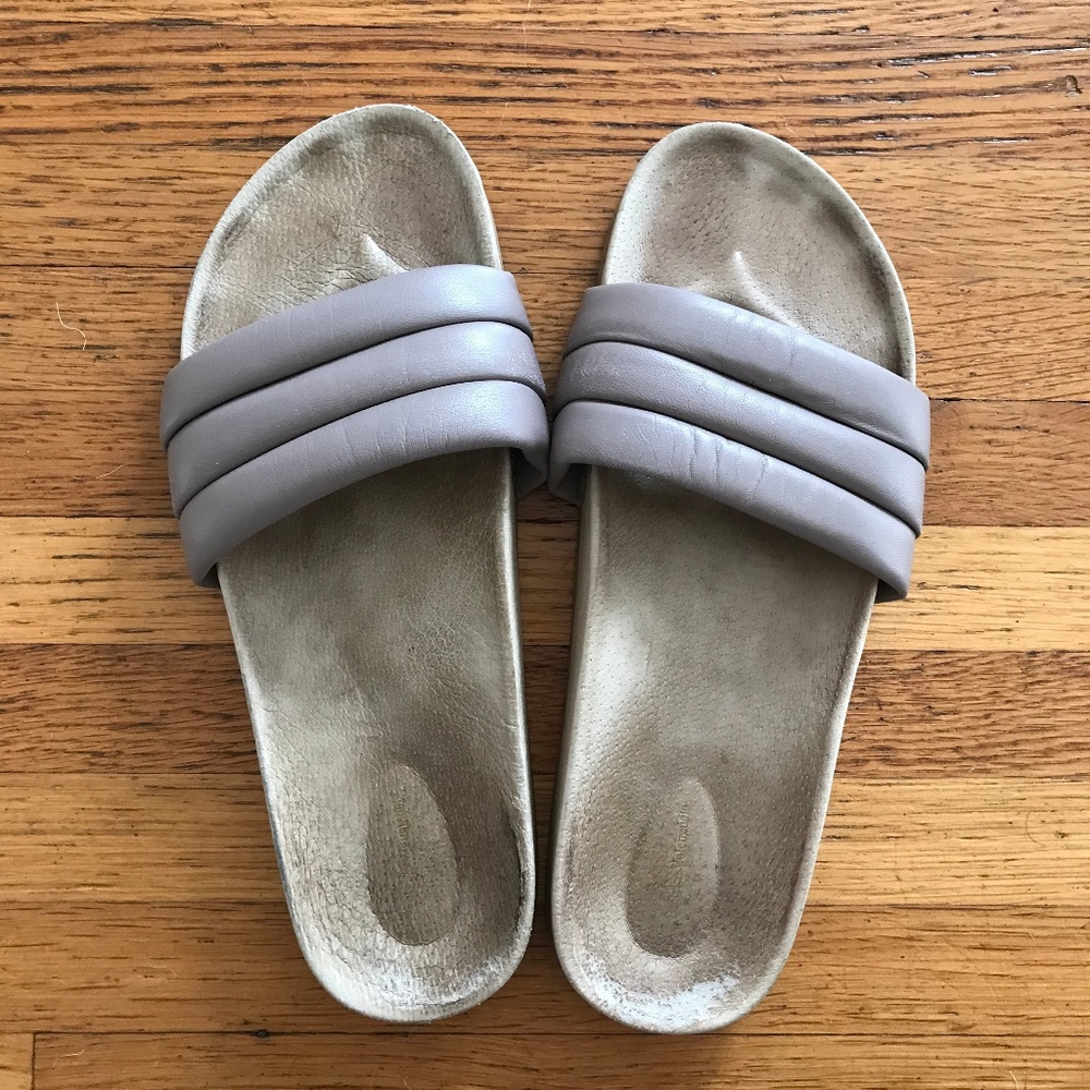 Beatrice Valenzuela Sandalia